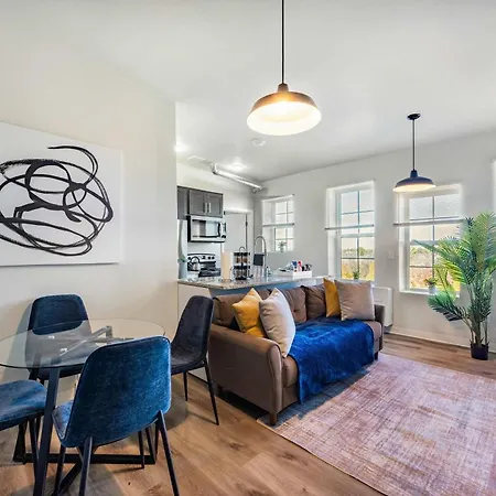 2Br Comfort Apartment Close To Henry Ford